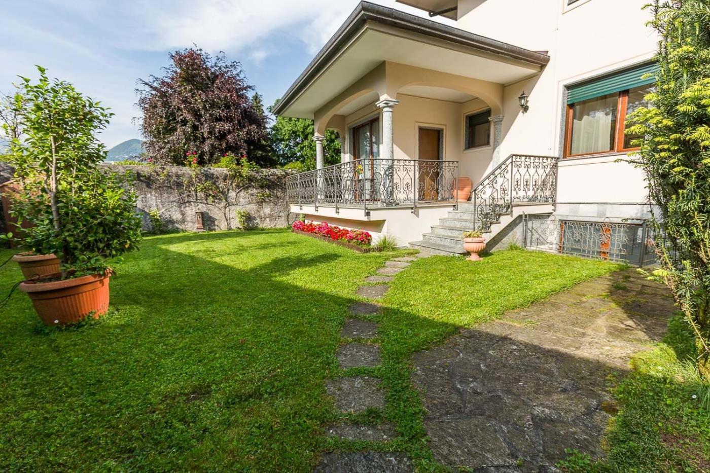 La Petite Dame - Lake Maggiore - 100 M From The Lake Verbania Exterior foto
